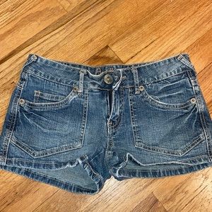 Amethyst denim shorts, size 3 in juniors. In great condition